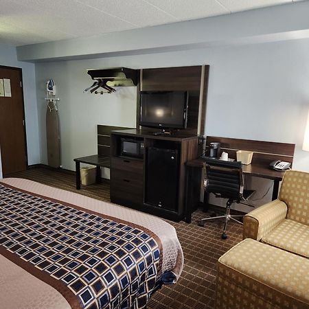 Stillwater Inn & Suites Bagian luar foto