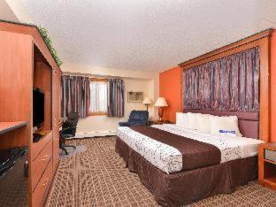 Stillwater Inn & Suites Ruang foto